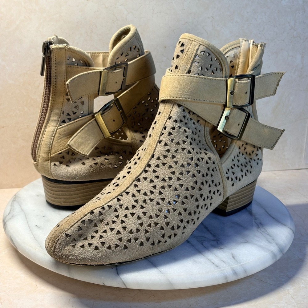 Mark. Women Beige Perforated Laser Cut Double Buckle Ankle Booties Size 9 Suede